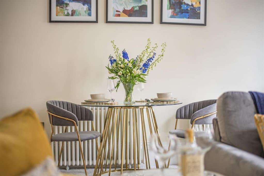 Rowntree One - Stunning Apartment- Grade II Listed ยอร์ค ภายนอก รูปภาพ
