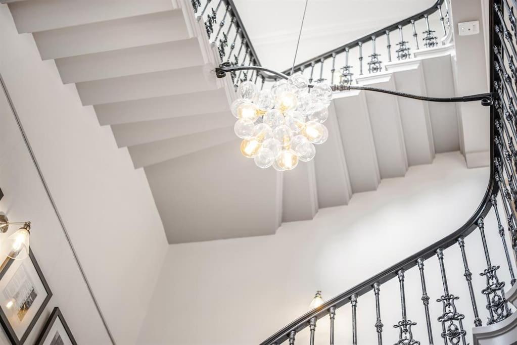 Rowntree One - Stunning Apartment- Grade II Listed ยอร์ค ภายนอก รูปภาพ