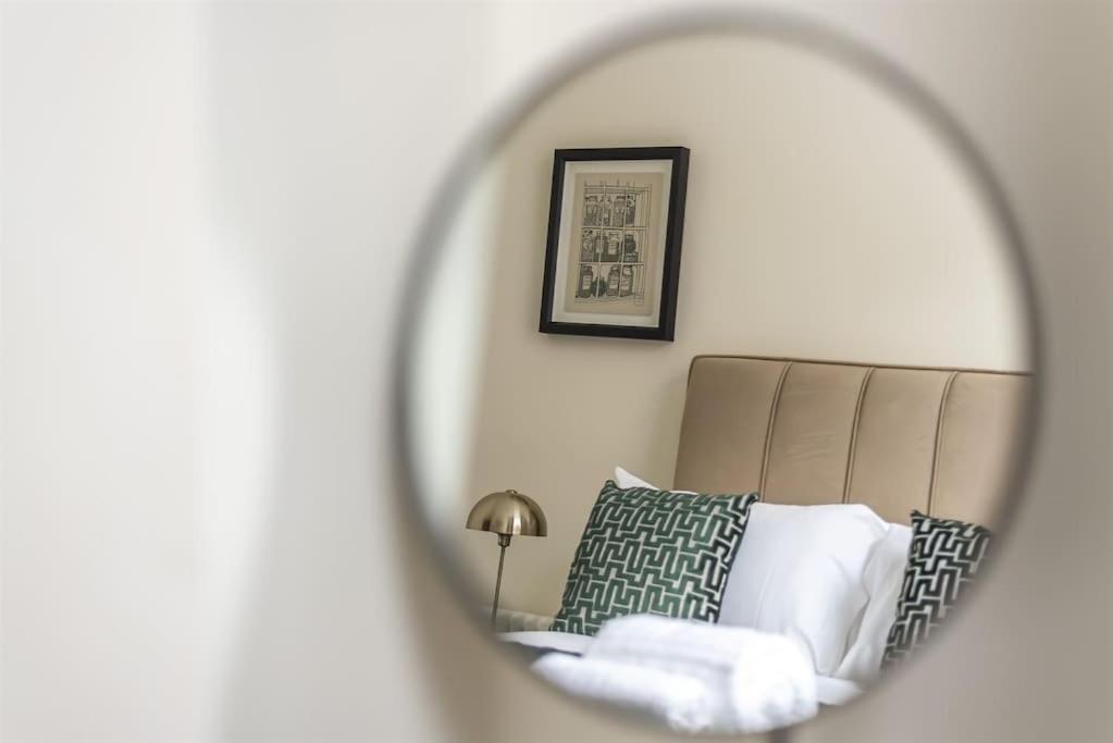 Rowntree One - Stunning Apartment- Grade II Listed ยอร์ค ภายนอก รูปภาพ